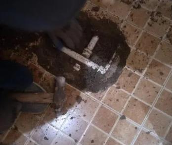 望花卫生间漏水维修公司为您分享下卫生间渗水如何处理及注意事项